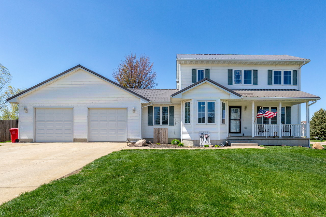 Amazing Homes Around the Cedar Valley | 1016 Sal Ave., Dunkerton
